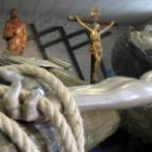 El Cristo Crucificado Tendido y otros pasos de Semana Santa en el museo de la cofradía