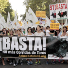 Un momento de la manifestación celebrada ayer contra la celebración del Toro de la Vega de Tordesillas.