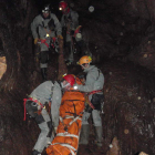 Efectivos del Greim de la zona cantábrica que participaron esta semana en prácticas de rescate en montaña, barranco y cueva en León y Asturias.