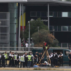 Protesta en la pista del aeropuerto de la City de Londres.