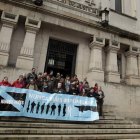 La plataforma Nunca Máis se concentró ante el Tribunal Superior de Justicia de Galicia.
