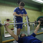 Mario López y Ricardo Díez, el lunes en el gimnasio durante el entrenamiento del Ademar.