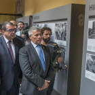 Foto de líderes en la exposición sobre el atentado de Hipercor.