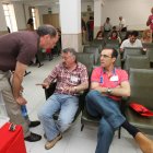 Jesús López Iglesias (centro), ayer al ser reelegido responsable de Educación de UGT.