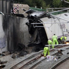Estado en que quedó el tren Alvia tras el accidente de la curva de Angrois, a la entrada de Santiado de Compostela.