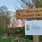 Puente Valimbre se encuentra a la orilla del río Turienzo. DL