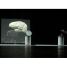 Una escena de la obra «El jazmín de los cerebros», que llega hoy a León.
