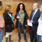 Los cinco concejales del PP ven que es «buen momento» para rebajar el IBI a los vecinos. FERNANDO OTERO