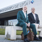 Michell Tazàrtes y Pierre Escalas, ayer antes de entrar en el quirófano. F. OTERO PERANDONES