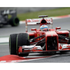 Fernando Alonso, durante la primera sesión de entrenamientos libres del GP de España en Montmeló.