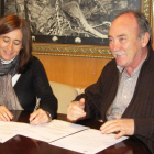 Encina Blanco y Manuel Otero firmaron ayer el acuerdo.