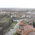 Vista panorámica de la localidad de Almanza. CAMPOS