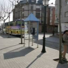 Bembibre sólo dispone en la actualidad de una parada de autobuses en la plaza Santa Bárbara