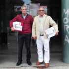 El primer teniente de alcalde, Severo Lama, y el alcalde, Laureano González, con las alegaciones.