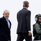 Lula, saliendo de la prisión.