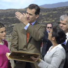 Los príncipes de Asturias, junto a la científica Carmen López.