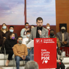 Luis Tudanca, en su intervención, ha estado arropado por Pedro Sánchez y Zapatero. MARCIANO PÉREZ