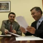 José Luis Ramón y Silvano firmaron ayer el convenio para la temporada 2007-2008