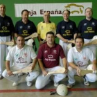 Foto de grupo de los jugadores del Club de Pelota Leonés
