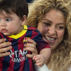 Shakira, con su hijo Milan en el Camp Nou, en una imagen de archivo.