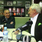 Luis del Olmo y el presidente de la Deportiva, al inicio de la entrevista en Onda Bierzo.