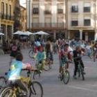 Cientos de personas participaron en la marcha en bicicleta que tuvo lugar ayer en Astorga