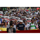 Miles de personas se echaron ayer a la calle para desafiar al gobierno de Nicolás Maduro. MIGUEL GUTIÉRREZ