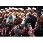 Un grupo de amazonas realiza una exhibición durante el Campeonato de Caballos de Paso en Mamacona, a