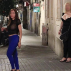 La Rambla de Barcelona en la esquina con la calle del Hospital, una de las zonas donde se ofrecen servicios de prostitución en la ciudad condal.