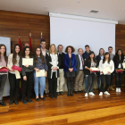 Los estudiantes ganadores de los premios de Estadística.