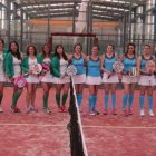 Los equipos femeninos del Camarote Madrid y del Hotel París.