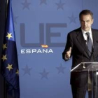 El presidente Rodríguez Zapatero, en su comparecencia en la cumbre informar de la UE en Bruselas