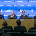 Un momento de la presentación, ayer, de los resultados del grupo Banco Sabadell. DL