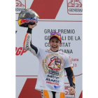 Marc Márquez celebrando el título de Campeón de Moto GP.