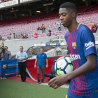 Ousmane Dembélé salta al Camp Nou, tras su presentación