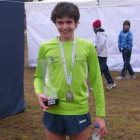 Raúl, con el trofeo logrado en el autonómico de Valladolid.