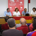 La agrupación IU-Equo Convergencia por Castilla y León, en la jornada en León ayer.