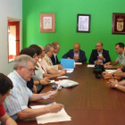 El subdelegado y el alcalde, en la Junta Local de Seguridad. PLANILLO