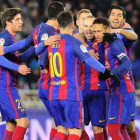 Los jugadores del Barça festejan el gol de Neymar ante la Real Sociedad.