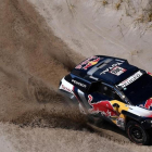 Carlos Sainz (Peugeot), lider del Dakar, en la etapa de hoy entre Belén y Chilecito, en Argentina.