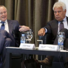 El exministro Josep Piqué, vicepresidente del Círculo de Empresarios, junto al expresidente Felipe González, en un seminario organizado por la Fundación Alternativas, en Madrid.