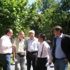 Arias, Toiya, Matsuoka, Tanikawa y Blanco, en el centro de recepción de visitantes de Médulas.