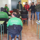 El alcalde, técnicos y los ediles De Dios y Valladares, con los participantes del nuevo Ecoterra.