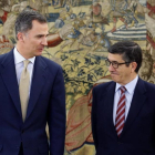 El Rey recibe al presidente del Congreso, Patxi López, al término de su tercera ronda con los grupos.