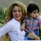 La cantante Shakira con su hijo Milan, nacido de su relación con Piqué