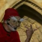 Imagen de una de las compañías teatrales que realiza su labor de manera pública