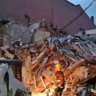 Edificio derruido en el centro de Begues a causa de una explosión de gas.