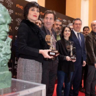 El alcalde Sevilla, con representantes del cine andaluz y los nominados andaluces a los Goya, este viernes.