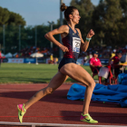 Blanca Fernández debutaba con éxito en los obstáculos. Y con mínima para el Nacional. SPORTMEDIA