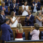 Armengol recibe los aplausos de sus compañeros tras ser elegida presidenta del Congreso. CHEMA MOYA